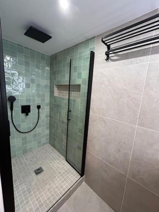 Le Cocon Des Sablons - Tour Eiffel Champs Elysees Apartment *